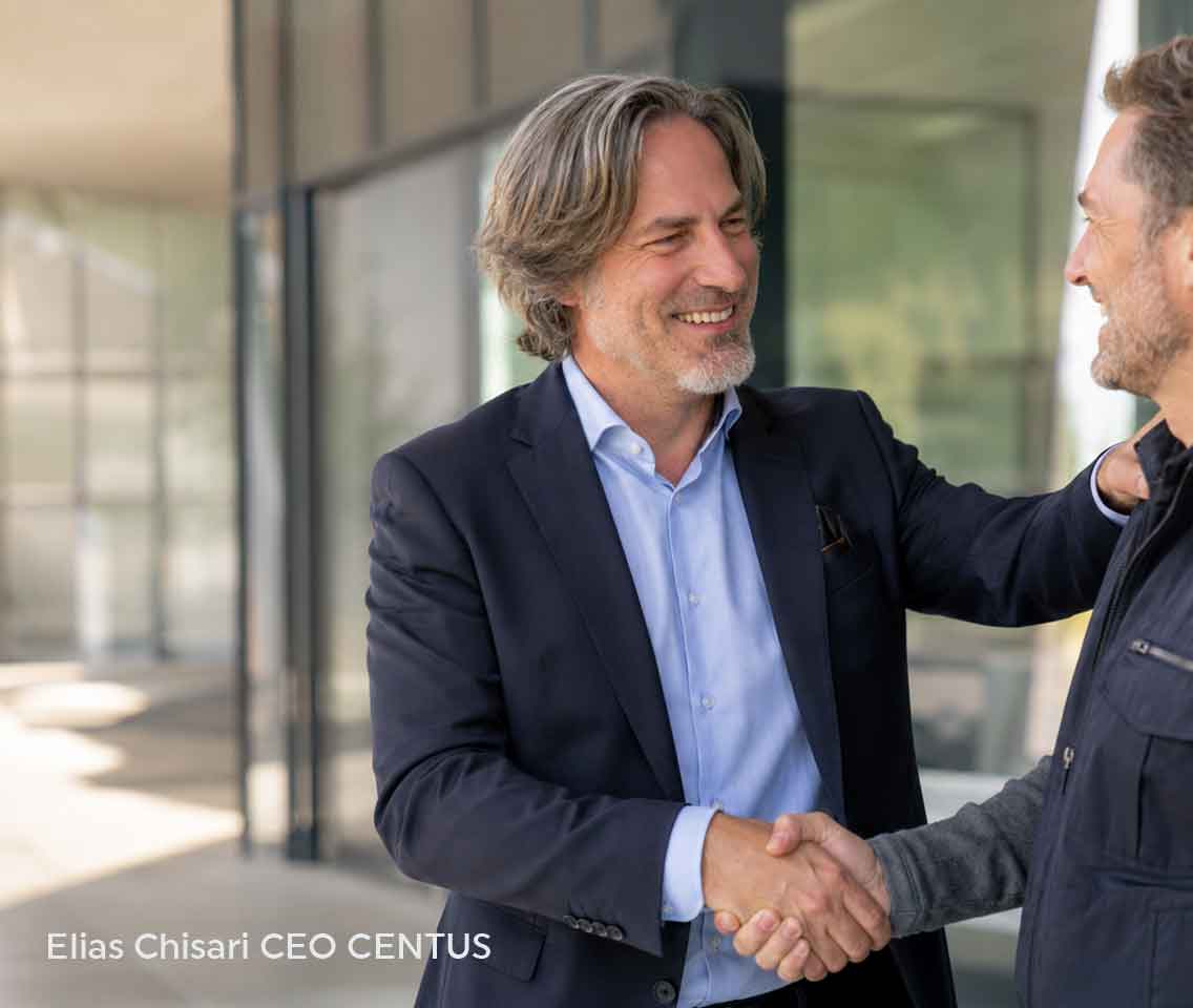 Elias Chisari mit einem CENTUS-Partner